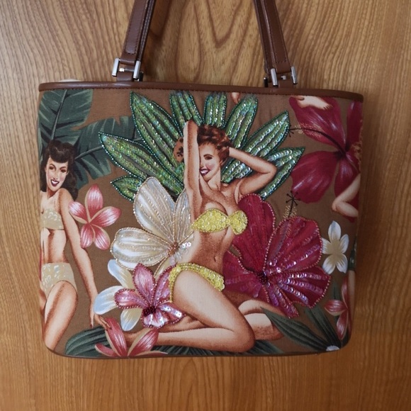 Isabella Fiore Handbags - Unique and fun pin up handbag